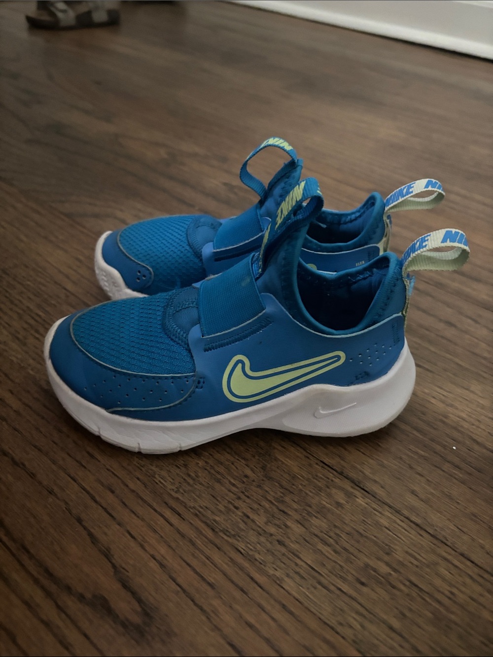 Nike flex Kids' Blue Slip-On Athletic Shoes with Lime Swoosh size 9c
